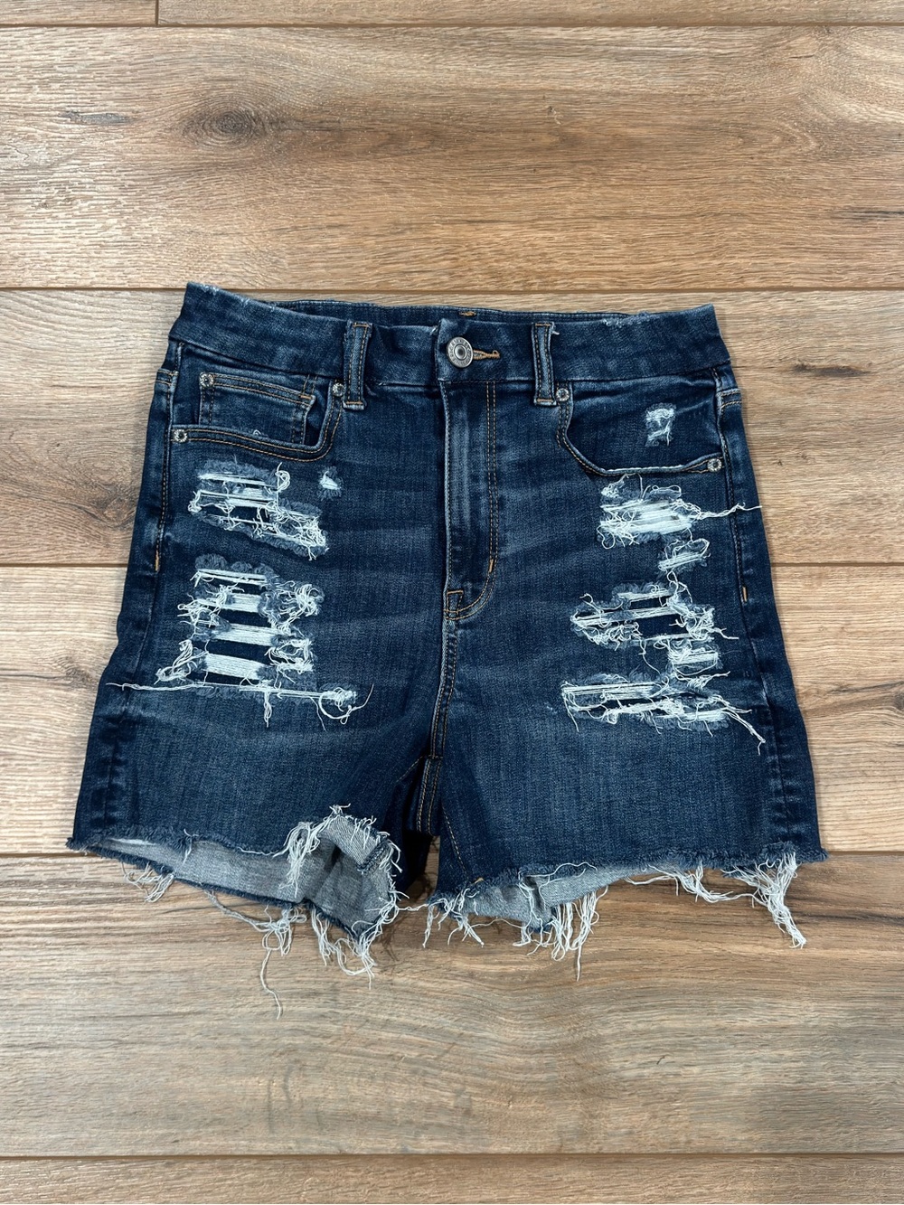 AMERICAN EAGLE Casual High-rise Ripped Distressed Jean Shorts | Size 6 Curvy